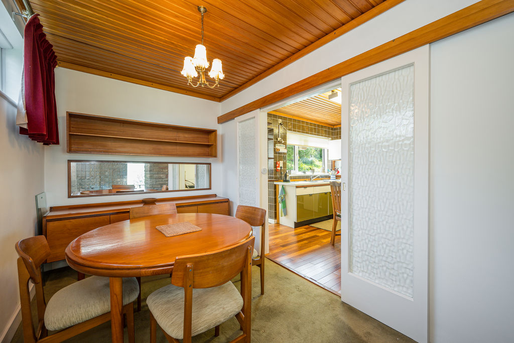 Dining Room- click for photo gallery